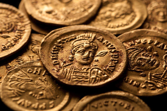 Il fascino senza tempo delle monete antiche: un viaggio nella storia che puoi toccare